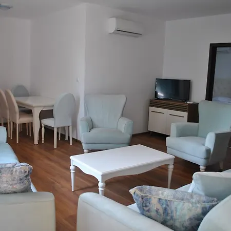 Aria Private Apartment *